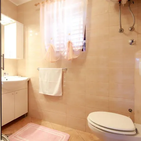Svoboda 3 By Interhome * シロ